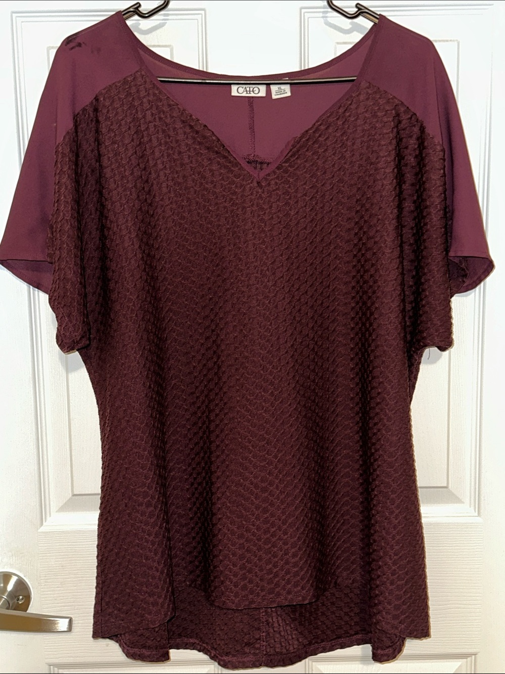 Cato Women's Maroon Textured V-Neck Short Sleeve Top